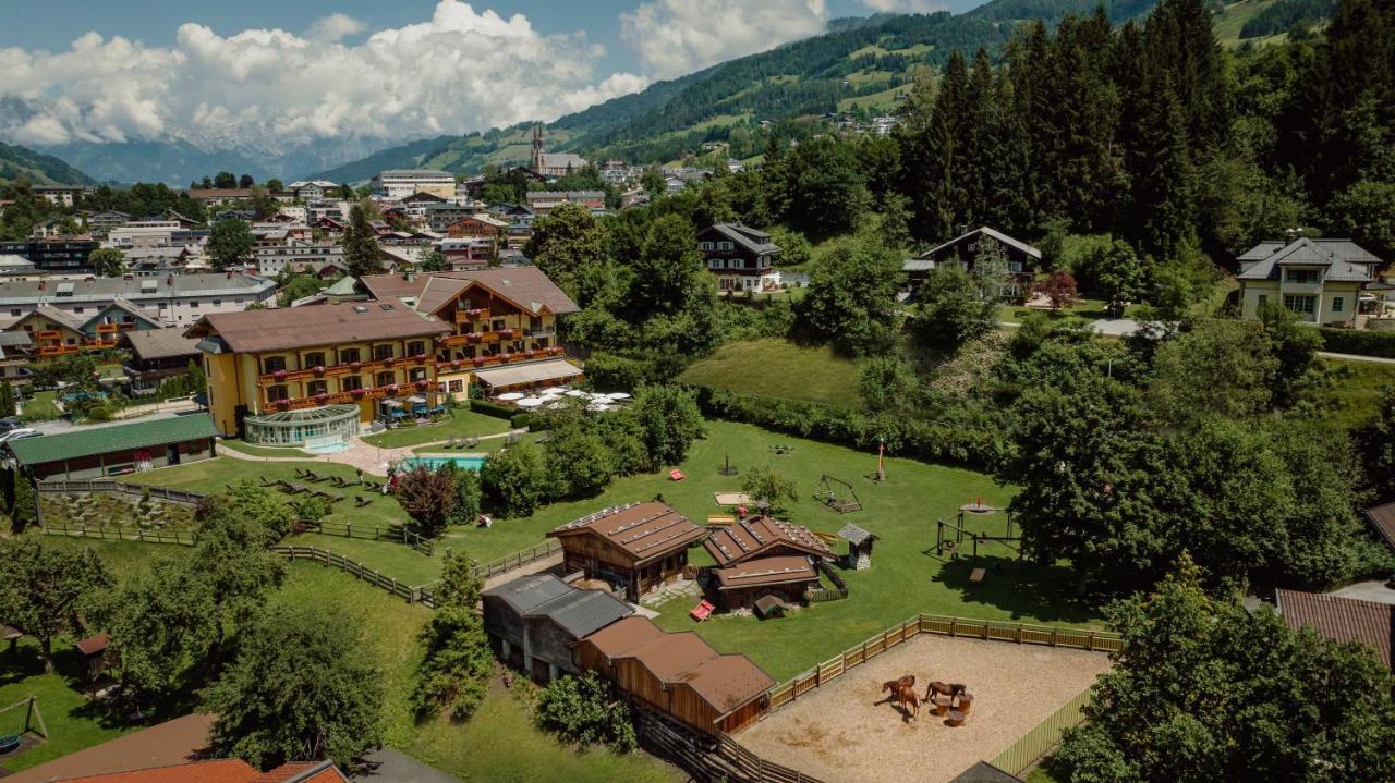 Hotel Lerch ザンクト・ヨーハン・イム・ポンガウ エクステリア 写真